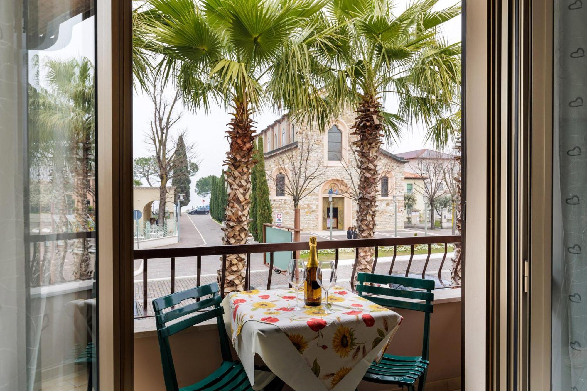 Sorridi Al Lago Sirmione Eksteriør bilde